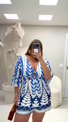 Macaquinho Azul e Branco Plus Size
