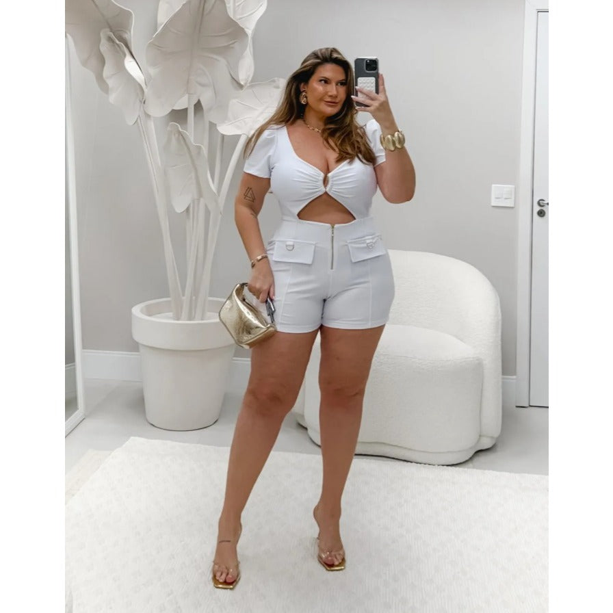 Macaquinho Decote Plus Size